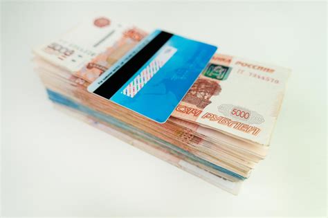 Как сохранить доход и безопасность: почему россияне переходят на наличные деньги